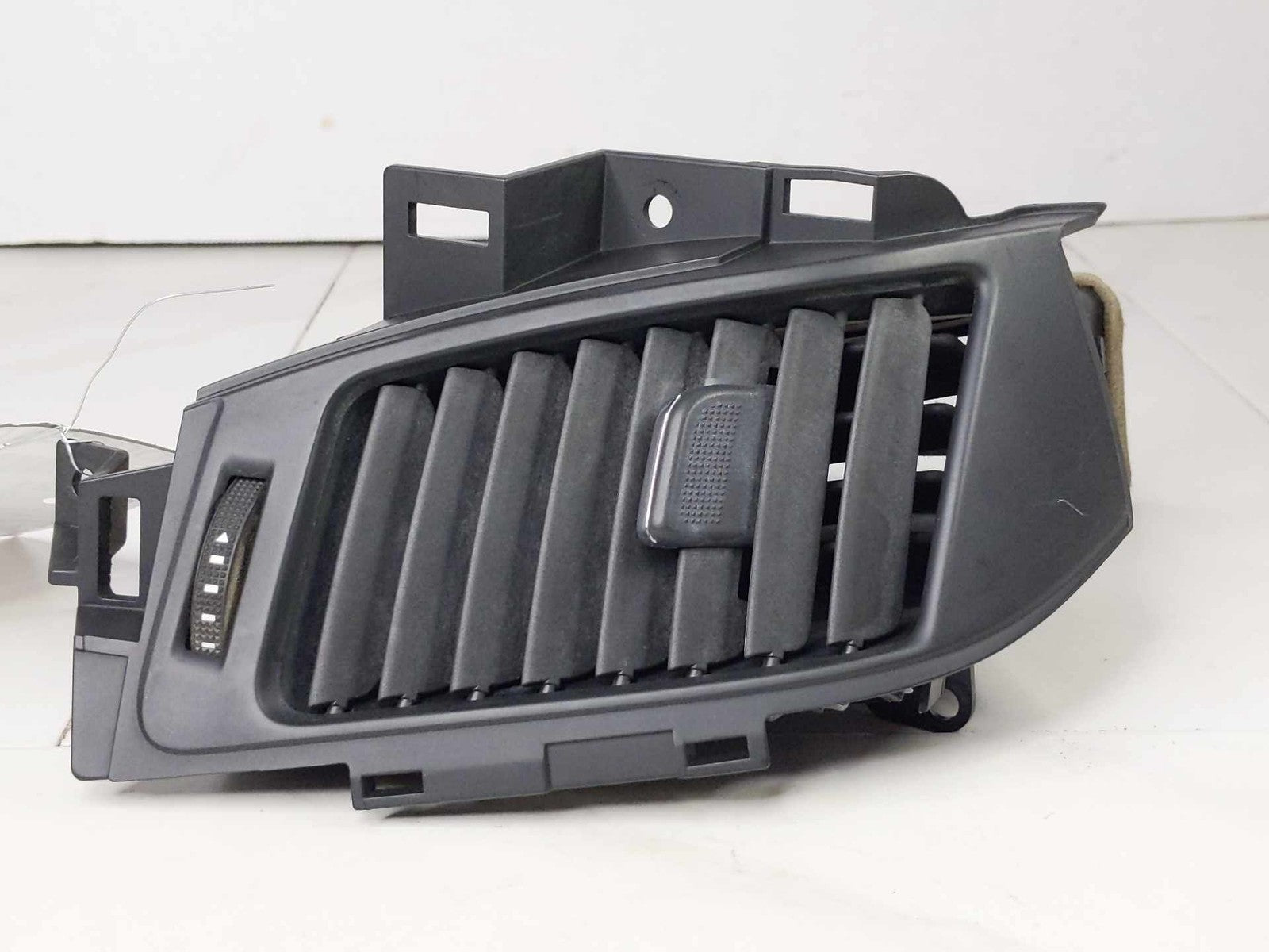 Air Cond./heater Vents GMC YUKON 150